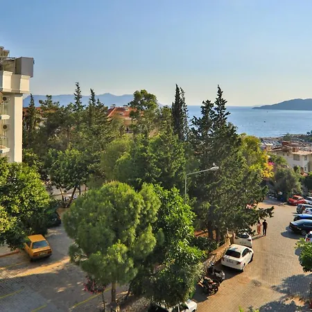 Hotel Lora