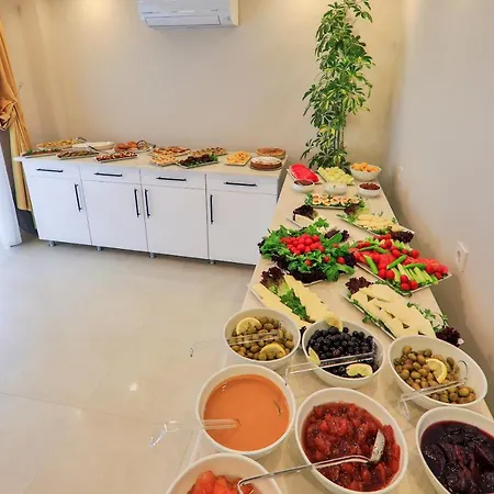 Lora Hotel