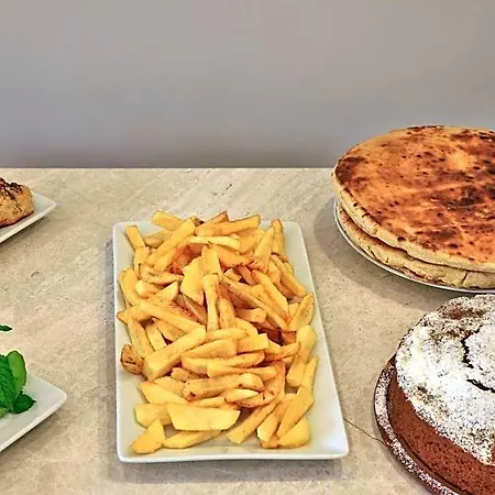 Lora فندق كاس