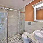 Hotel Lora